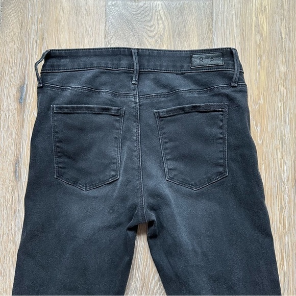 RtA Kiki Flare Crop Raw Hem Jeans in Black Dusk Wash Los Angeles - Size 25 - Picture 7 of 16